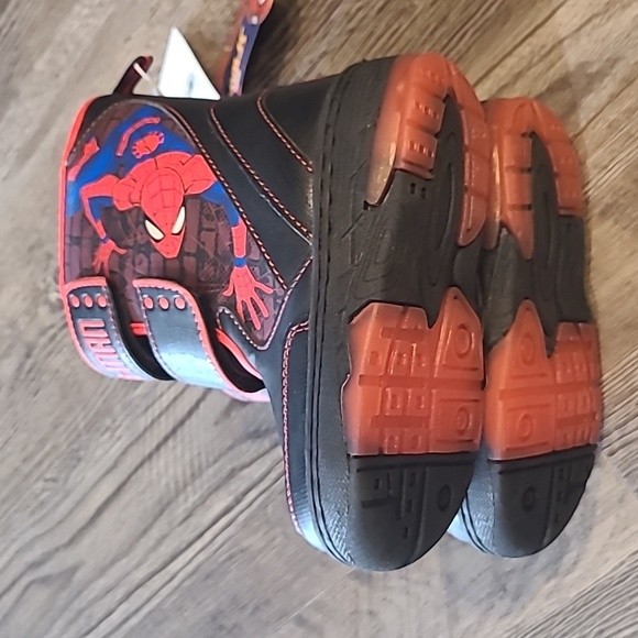 Marvel Spider-Man Light Up Winter Boots - Picture 7 of 8